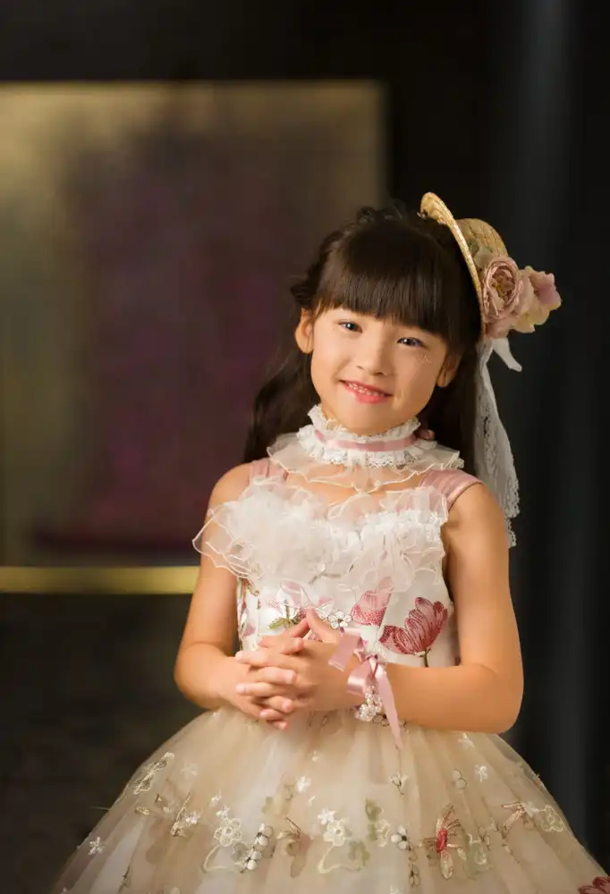 色鮮やかな着物の七五三ポートレート