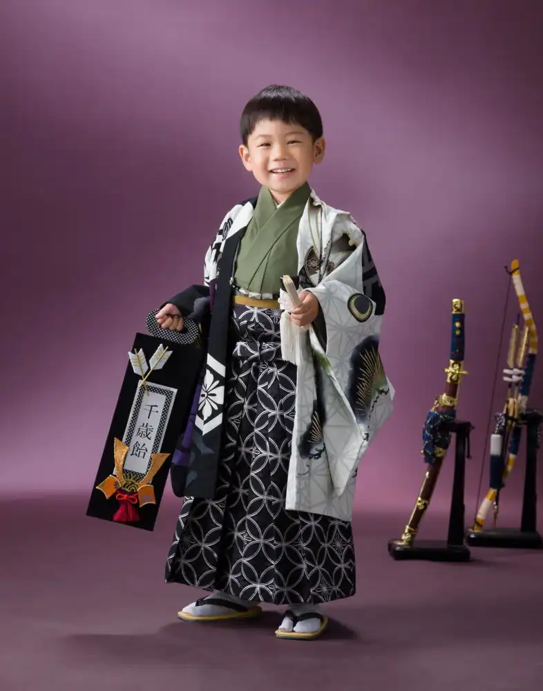 色鮮やかな着物の七五三ポートレート