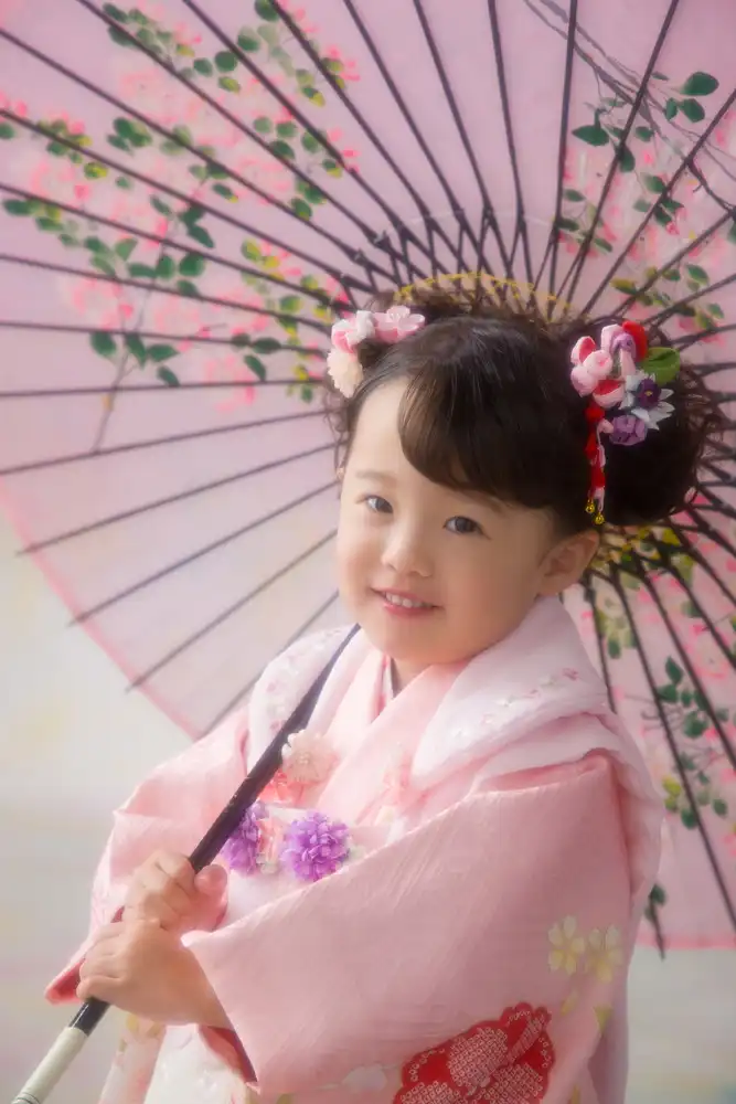 色鮮やかな着物の七五三ポートレート
