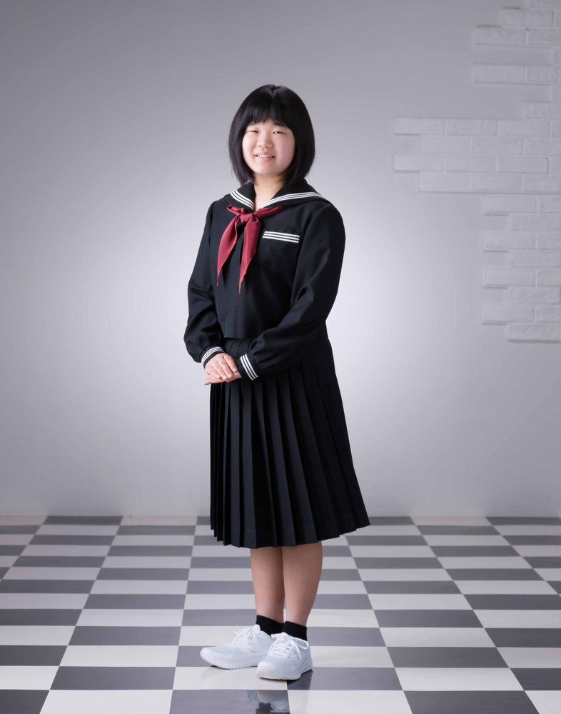 制服姿の入学記念写真