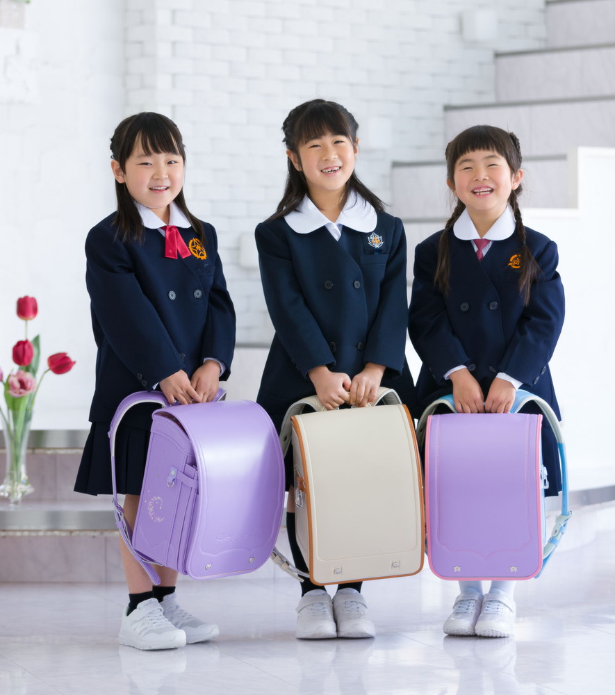 制服姿の入学記念写真