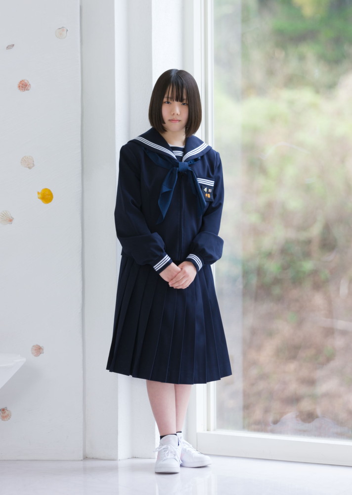 制服姿の入学記念写真